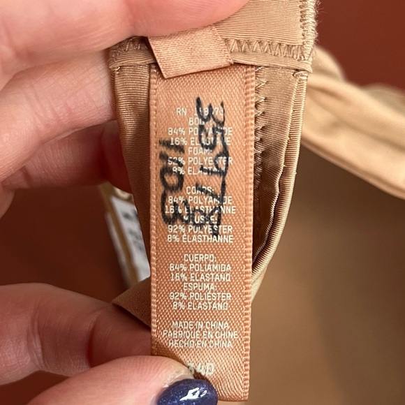 SKIMS NWT Wireless Form Push-Up Plunge Bra Ochre Nude Size 34D Adjustable - Picture 11 of 16